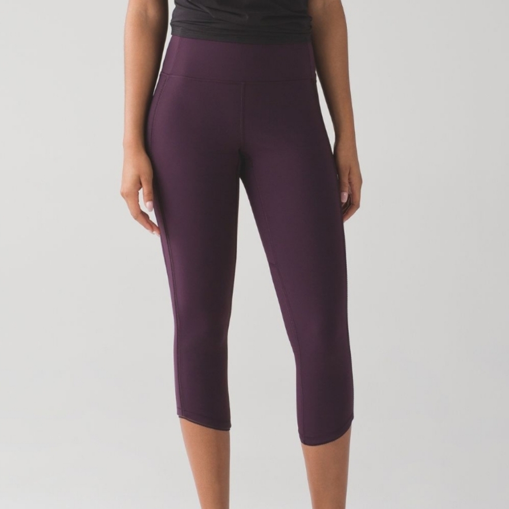Lululemon Deep Breath 21" Crop Leggings 8